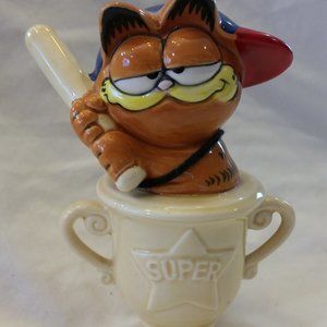 Garfield Figurine